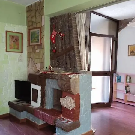 Artistic City Haven With Garden * Tirana