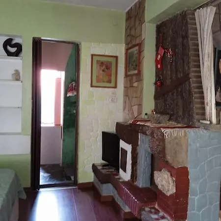 Artistic City Haven With Garden Tirana