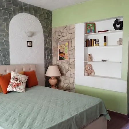 Apartment Artistic City Haven With Garden *